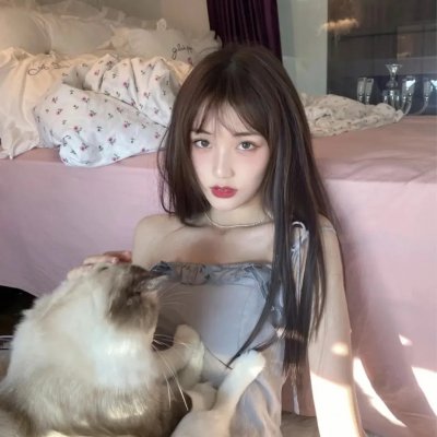 随盲柳入眠的女人
